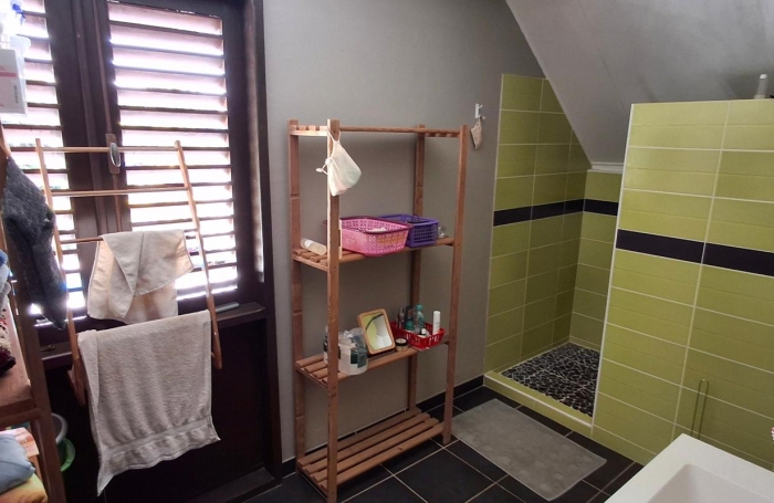 Vente Maison 138m&sup2; 5 pièces Remire Montjoli