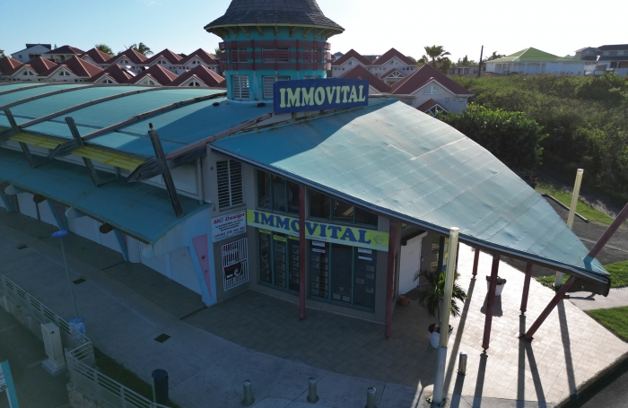 LE MOULE LOCAL COMMERCIAL Le moulin au coeur du centre commercial les portes du moule 97160