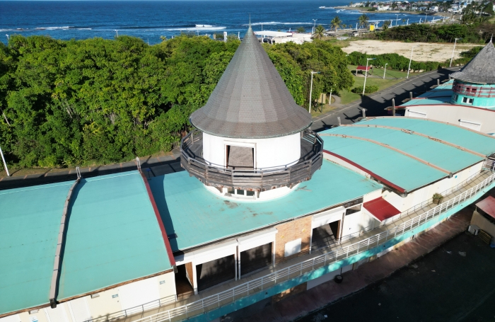 LE MOULE LOCAL COMMERCIAL Le moulin au coeur du centre commercial les portes du moule 97160