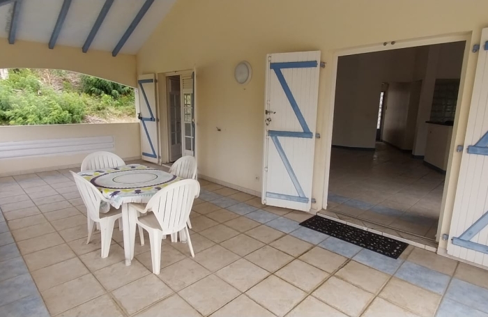 Spacieuse maison F6 ( F4+F2)  - LE ROBERT