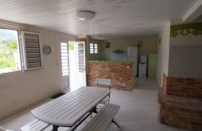Spacieuse maison F6 ( F4+F2)  - LE ROBERT