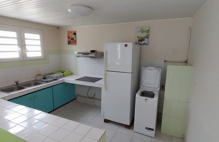 Spacieuse maison F6 ( F4+F2)  - LE ROBERT