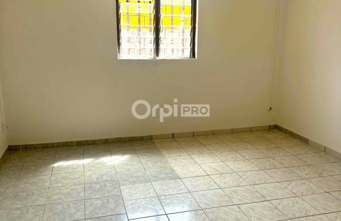 BUREAUX 92 M² - PAMANDZI