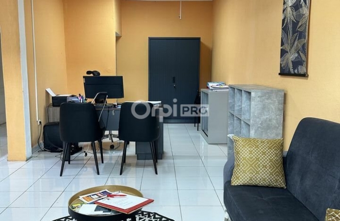 LOCAL COMMERICAL EN PLEIN CENTRE VILLE