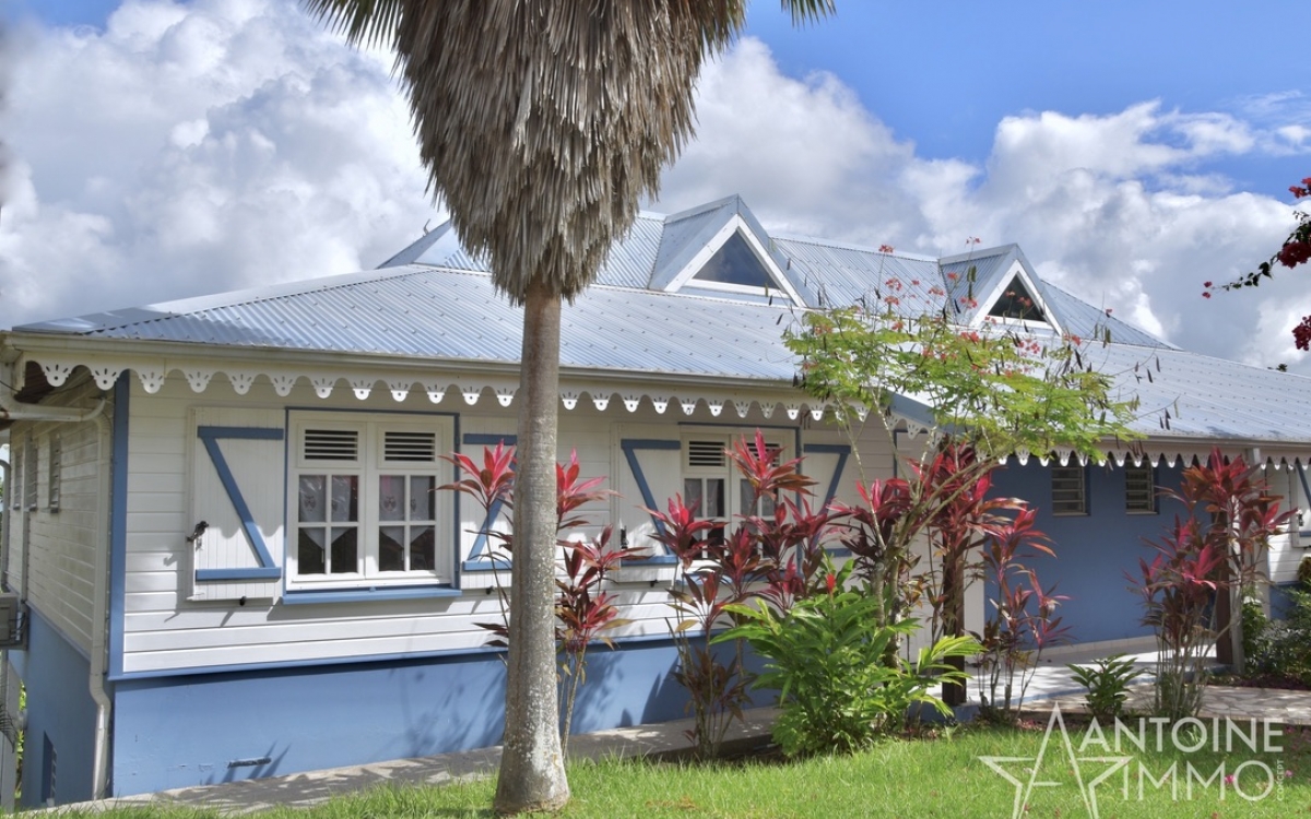 Villa de standing avec 4 appartements - A 2 minutes du Golf