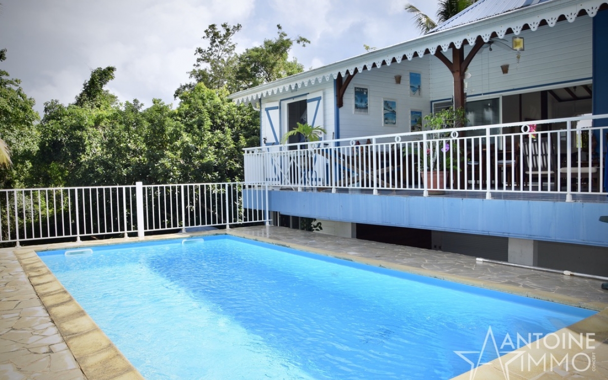 Villa de standing avec 4 appartements - A 2 minutes du Golf