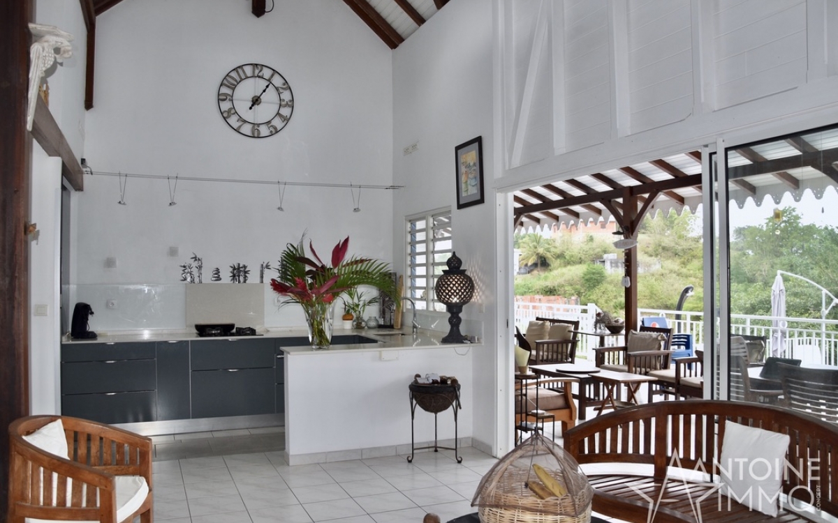 Villa de standing avec 4 appartements - A 2 minutes du Golf