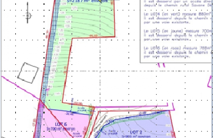 Roches carrées beau foncier 2100 m2