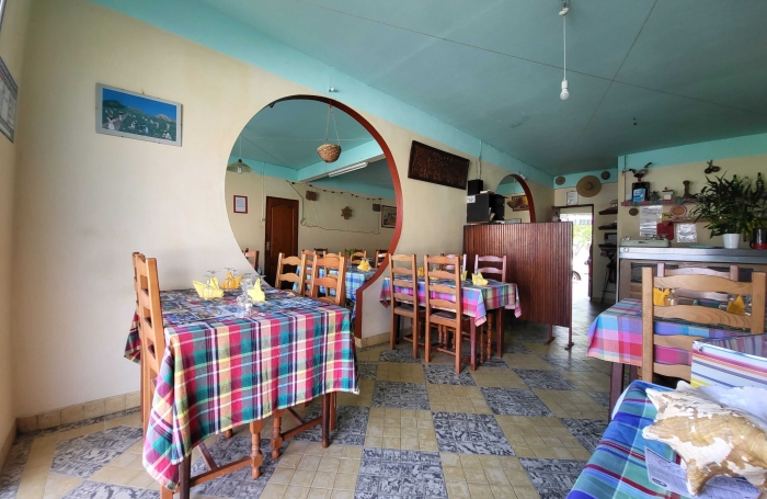 Immeuble comprenant un restaurant + 10 chambres - LE VAUCLIN