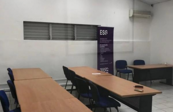 Location Local commercial 110m&sup2; 3 pièces Fort de france