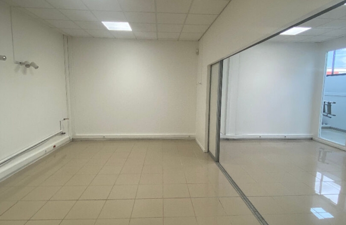 Location Local commercial 50m&sup2; Le Lamentin