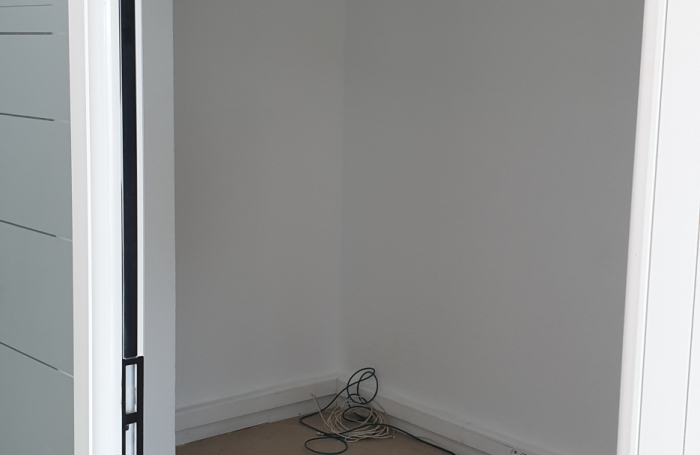 Front de mer, beau local commercial