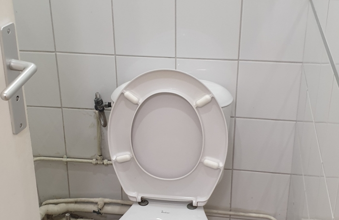 Front de mer, beau local commercial