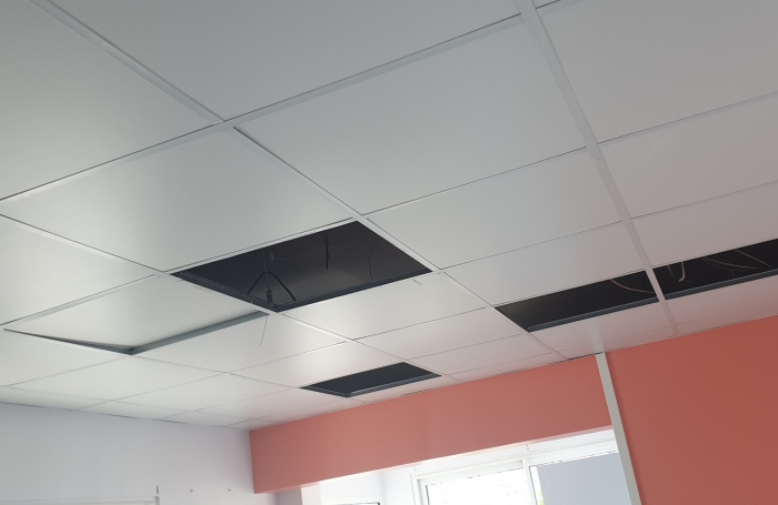 Beau local professionnel 106 m2 .