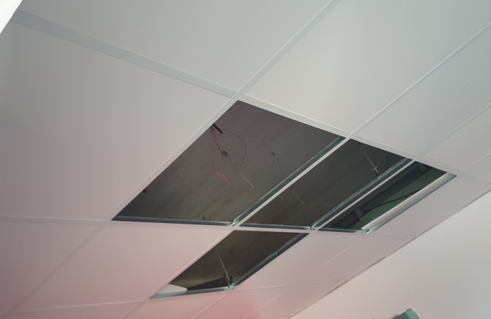 Beau local professionnel 106 m2 .