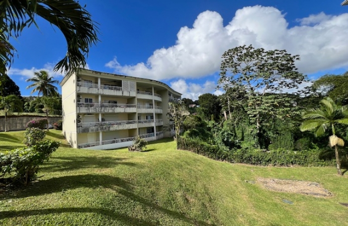 Vente Appartement 60.89m&sup2; 3 pi&egrave;ces Fort de france