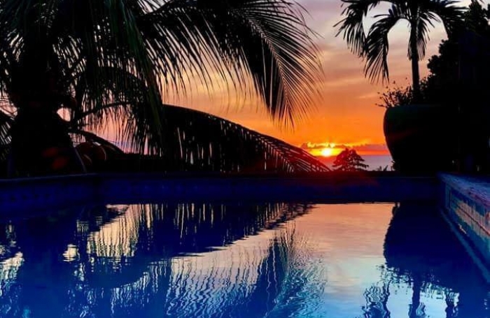 Rare : Villa F3 +F2 avec piscine et vue mer à Grande Anse - ANSE D'ARLET