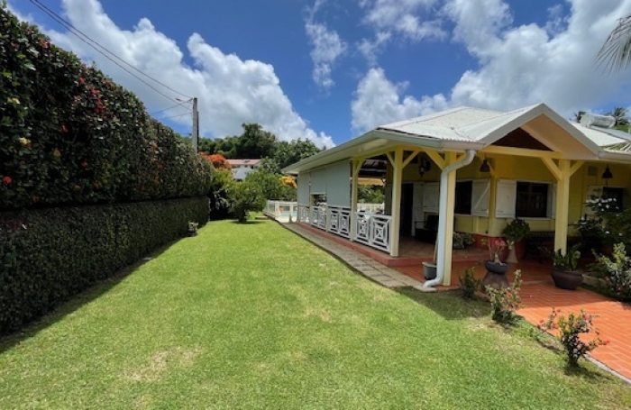 Villa de type F4 avec piscine - LE LAMENTIN
