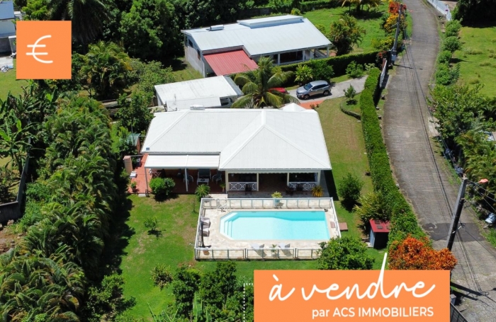 Villa de type F4 avec piscine - LE LAMENTIN