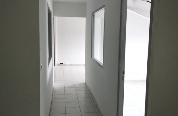 Location Bureaux 135m&sup2; Le Lamentin