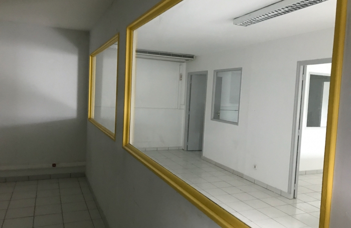 Location Bureaux 135m&sup2; Le Lamentin