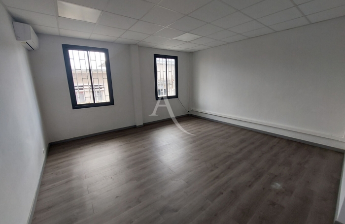 Location Bureaux 184m² 7 pièces Fort de france