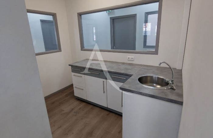 Location Bureaux 184m² 7 pièces Fort de france