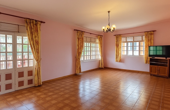 Vaste maison de type F8 en parfait état, à proximité des commodités - 97260 - LE MORNE ROUGE