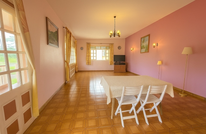 Vaste maison de type F8 en parfait état, à proximité des commodités - 97260 - LE MORNE ROUGE