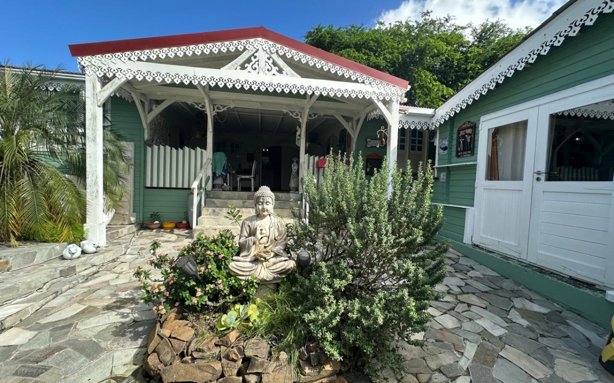 SAINTE ANNE- PROPRIETE VUE MER PANORAMIQUE 10000M² TERRAIN