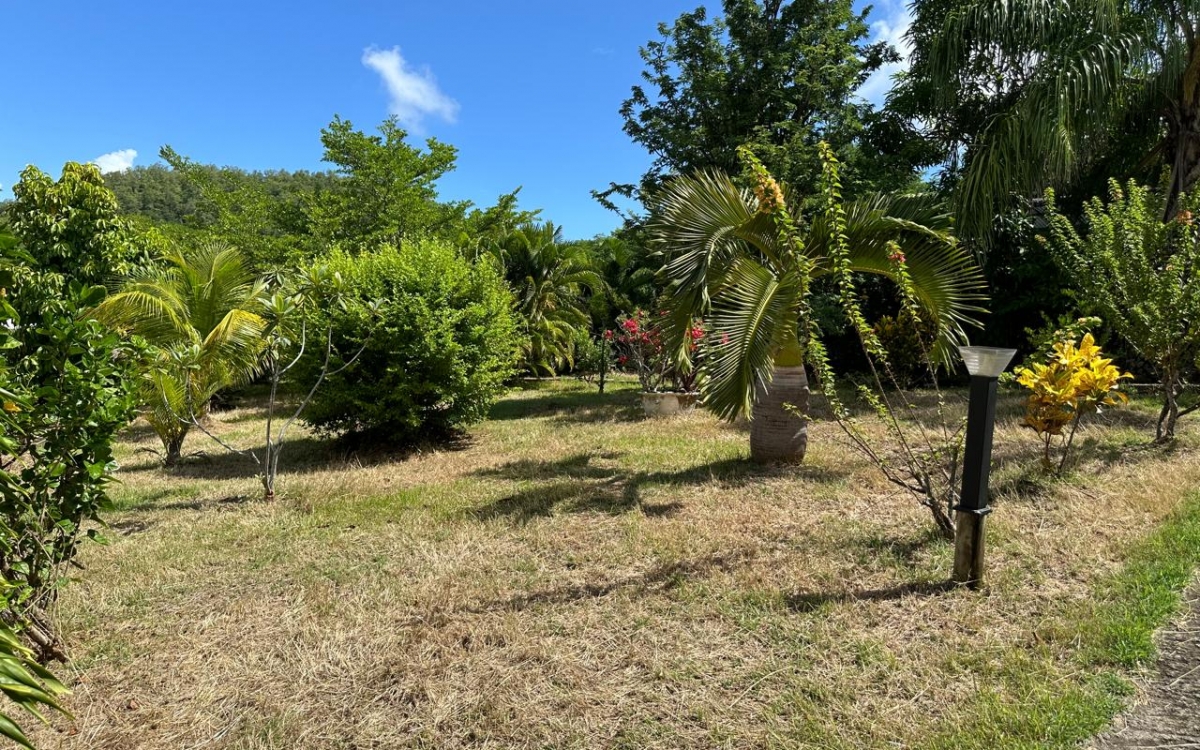 SAINTE ANNE- PROPRIETE VUE MER PANORAMIQUE 10000M² TERRAIN