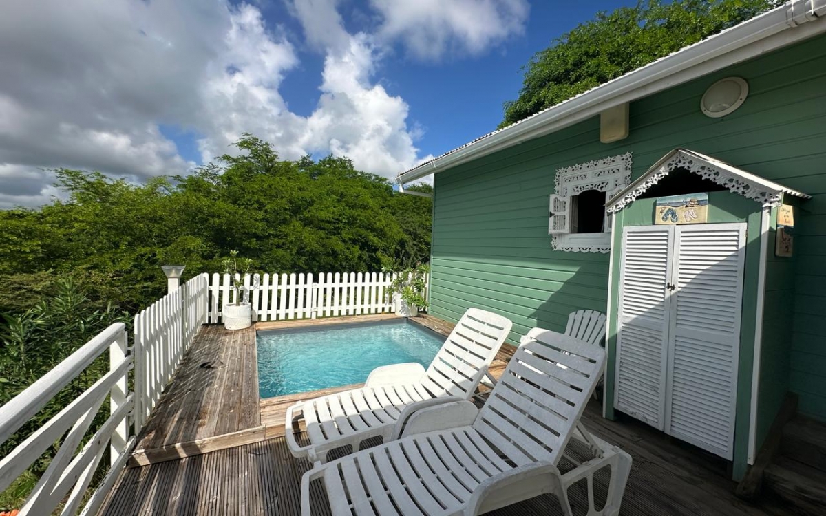 SAINTE ANNE- PROPRIETE VUE MER PANORAMIQUE 10000M² TERRAIN