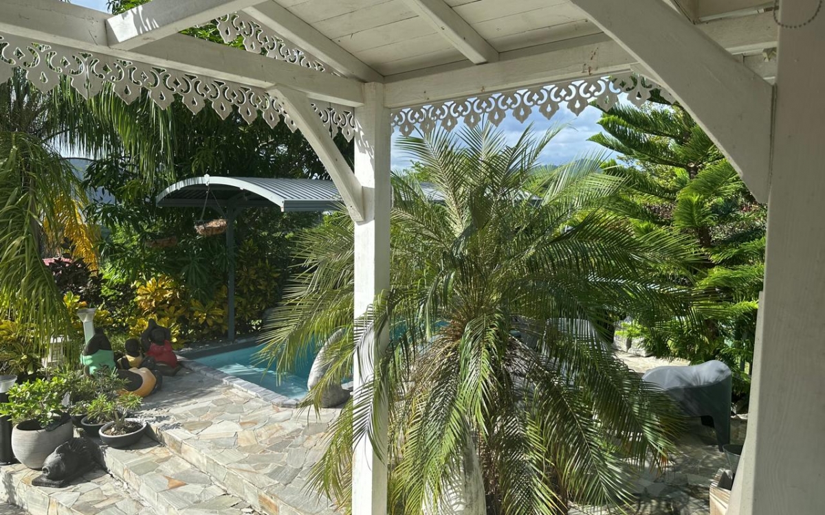 SAINTE ANNE- PROPRIETE VUE MER PANORAMIQUE 10000M² TERRAIN