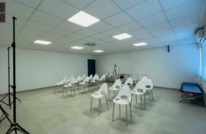 À LOUER   LOCAL COMMERCIAL / PROFESSIONNEL   ZONE JAMBETTE   LAMENTIN