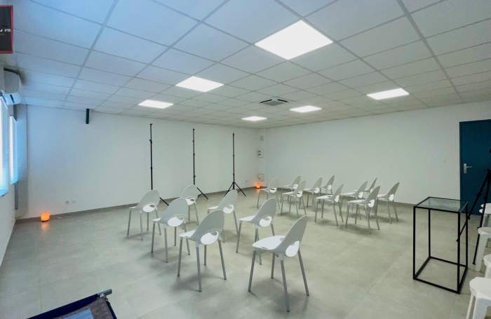 À LOUER   LOCAL COMMERCIAL / PROFESSIONNEL   ZONE JAMBETTE   LAMENTIN