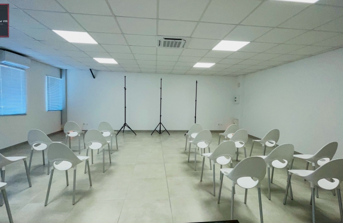 Local mixte de 55m2 à louer 1 150.00 €/mois au Lamentin