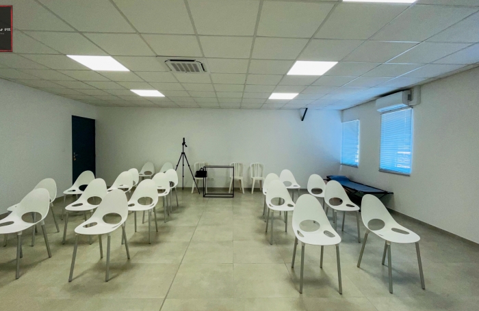 Local mixte de 55m2 à louer 1 150.00 €/mois au Lamentin