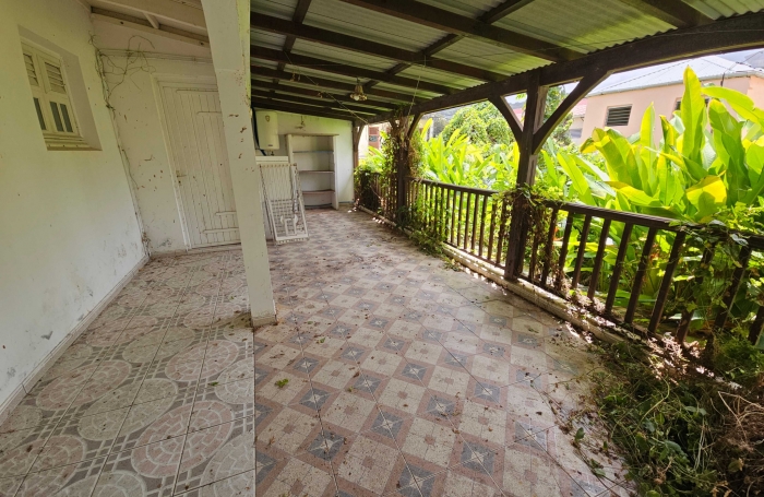 Grande appartement F3 +2 terrasses dans maison de ville