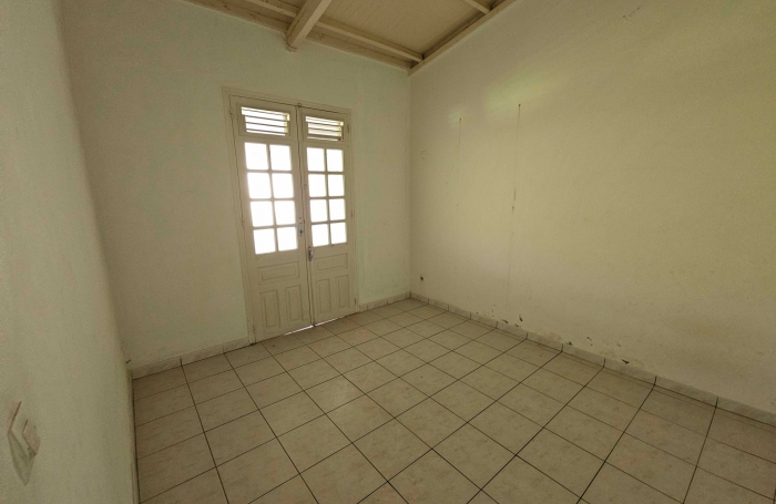 Grande appartement F3 +2 terrasses dans maison de ville