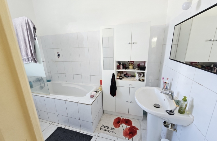 Maison de rapport avec deux appartements, vue mer - SCHOELCHER