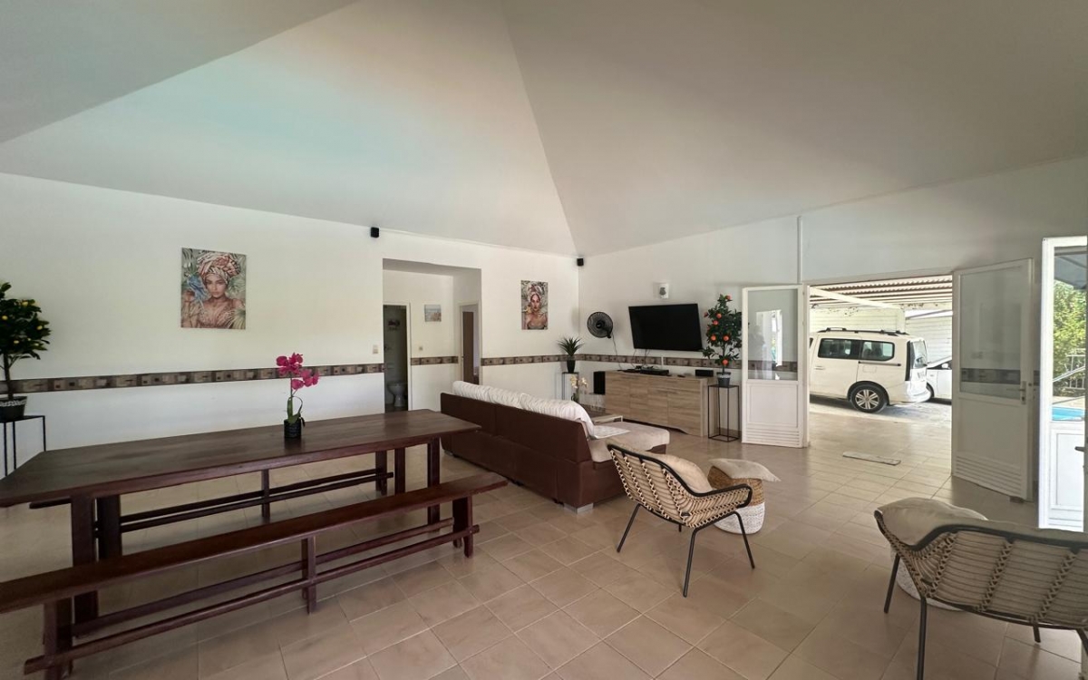 A VENDRE VILLA T4 PROCHE MER AVECPISCINE