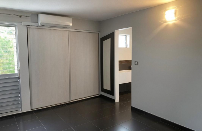 Vente Appartement 109.2m&sup2; 4 pièces Fort de france