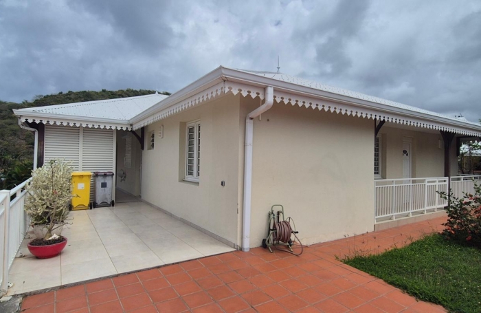 Vente Maison 170.03m&sup2; 8 pi&#232;ces Sainte Anne