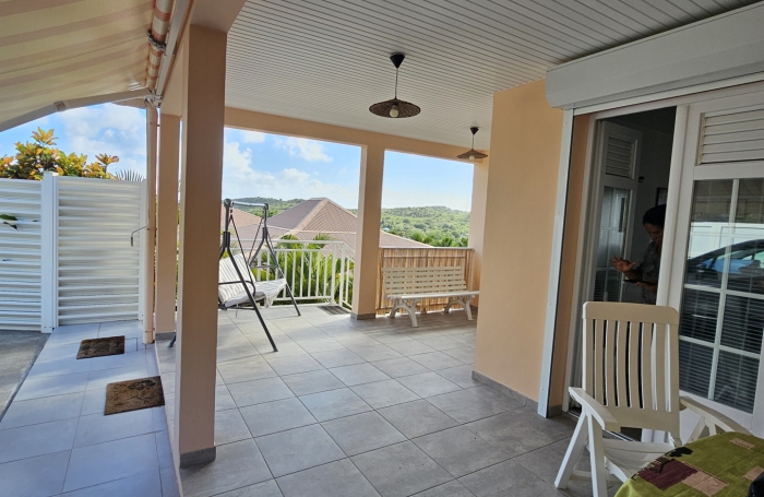 Villa F4 + F2 sur 545 m2 dans lotissement r&eacute;cent - LE DIAMANT