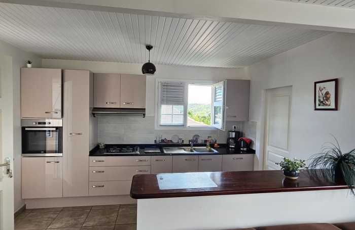 Villa F4 + F2 sur 545 m2 dans lotissement r&eacute;cent - LE DIAMANT