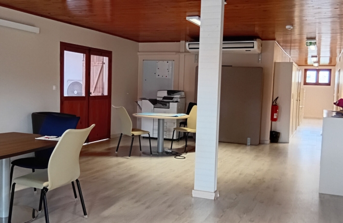 Location Local commercial 308m&sup2; Le Lamentin