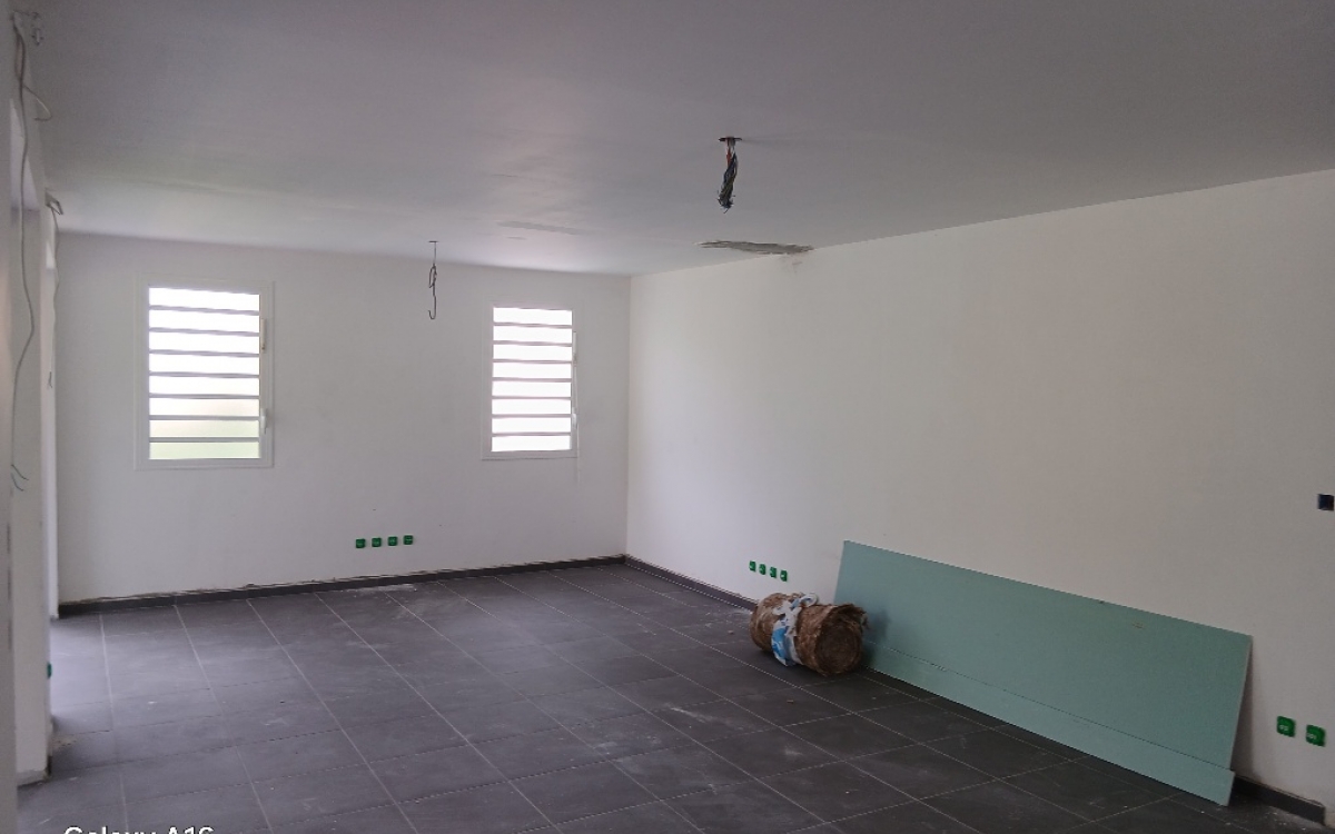 Villa T5 Neuve avec Piscine 300 m de la Plage- Anse-à-l'ane