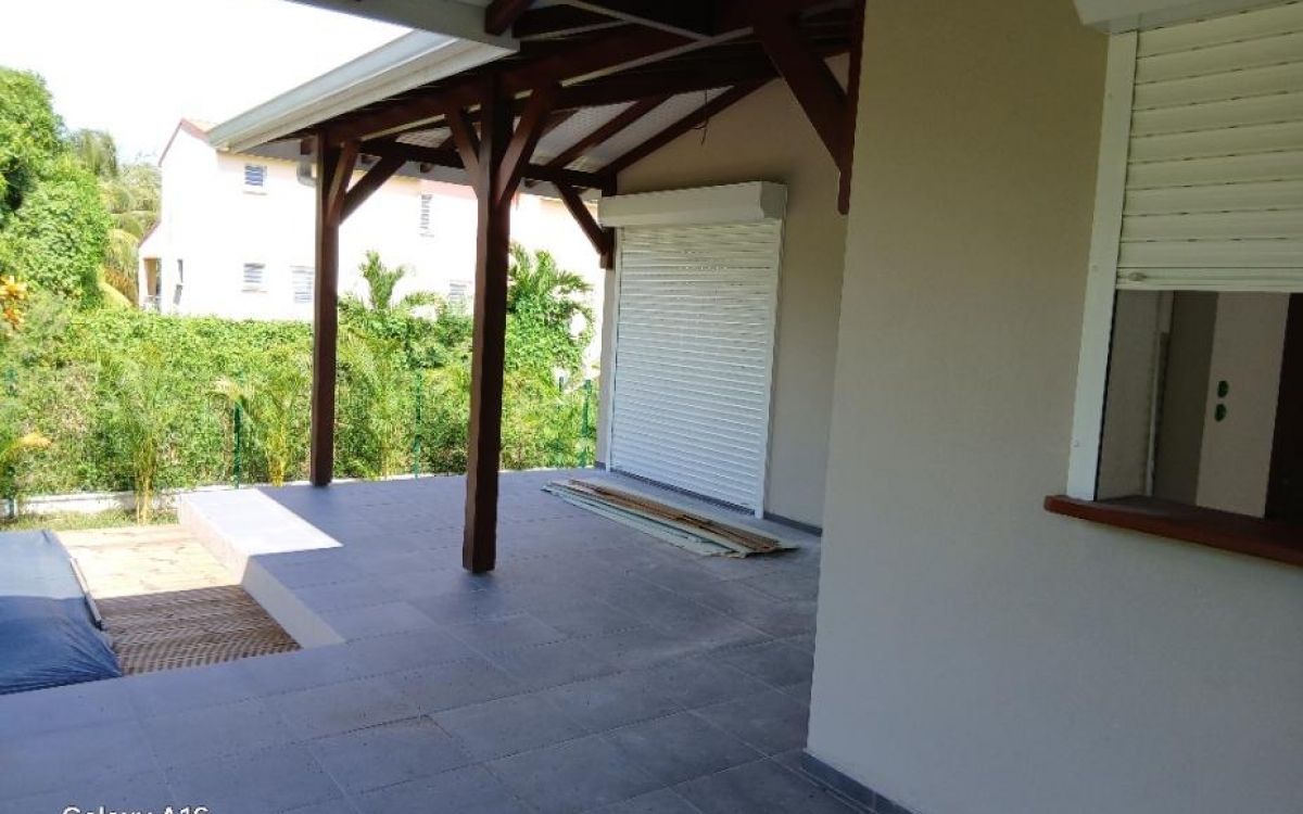 Villa T5 Neuve avec Piscine 300 m de la Plage- Anse-à-l'ane