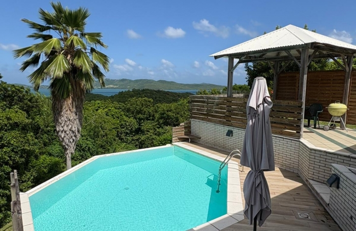 Belle villa de type F4  avec piscine et vue mer - Pointe Savane - Le Robert