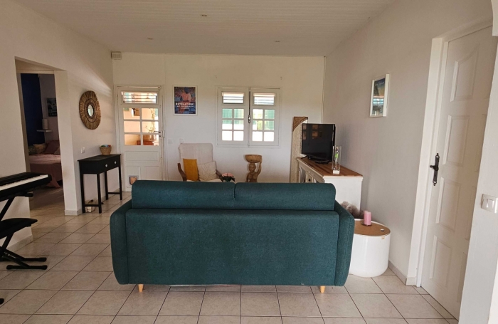 Charmant appartement F4 haut de villa avec terrasses, jardinet et belle vue